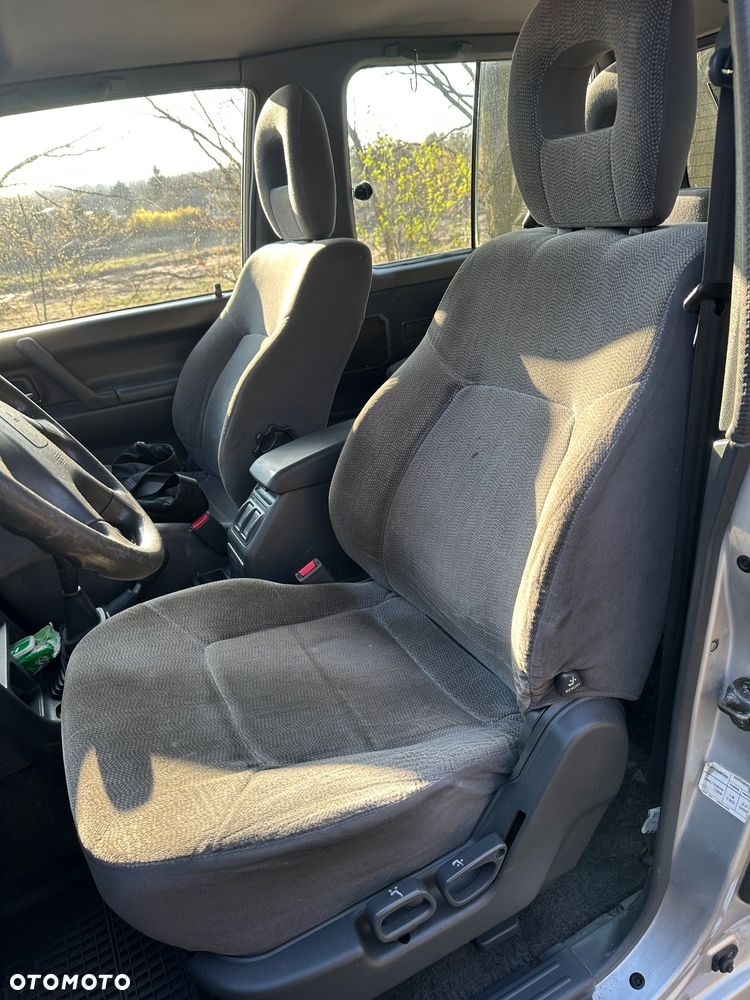 Mitsubishi Pajero - 8