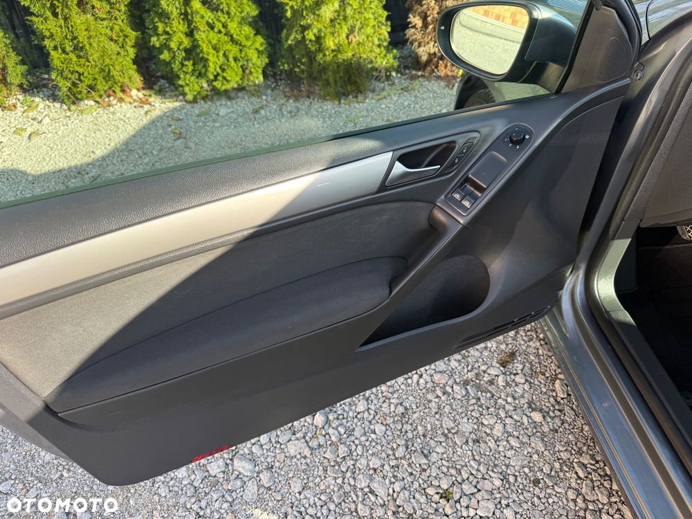 Volkswagen Golf - 12