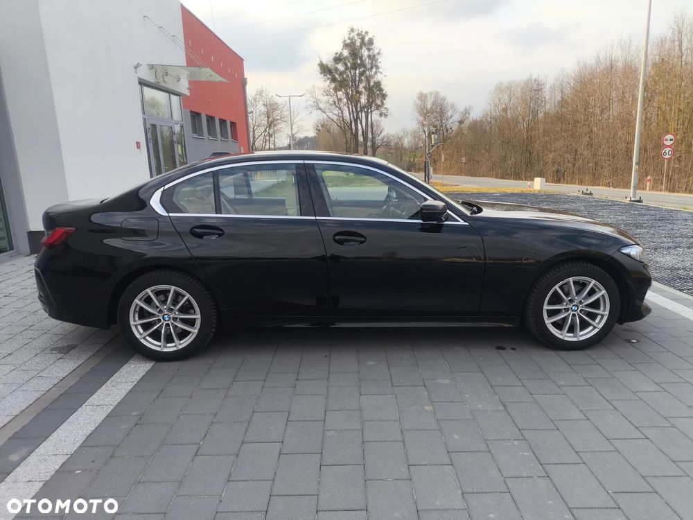 BMW Seria 3 320i - 11