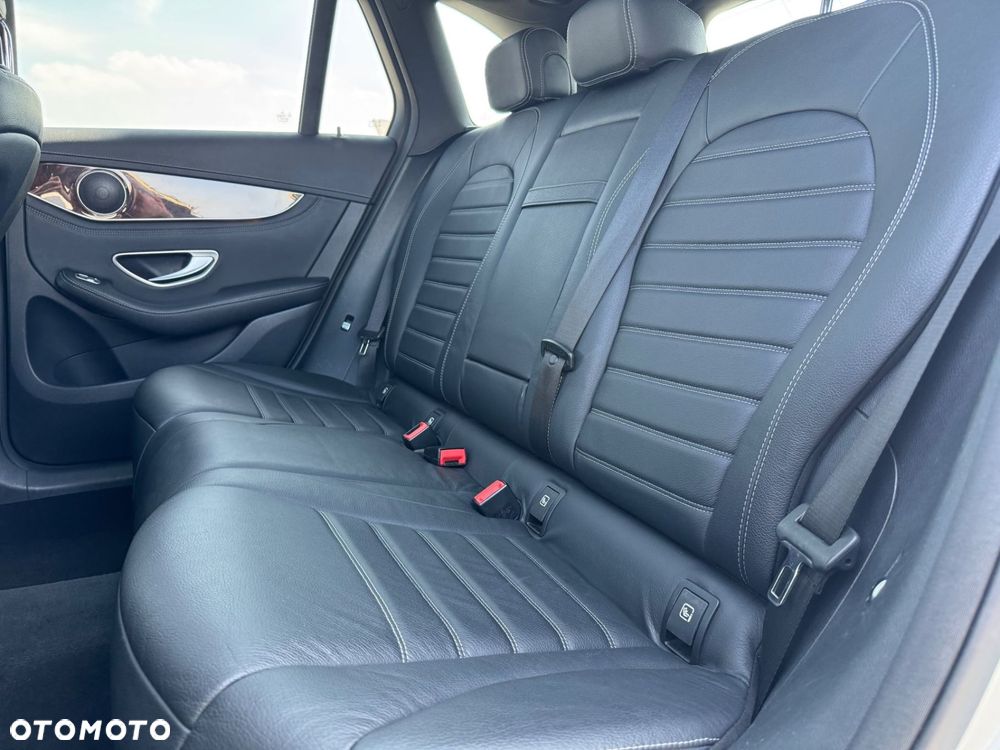 Mercedes-Benz GLC 250 4Matic 9G-TRONIC - 23