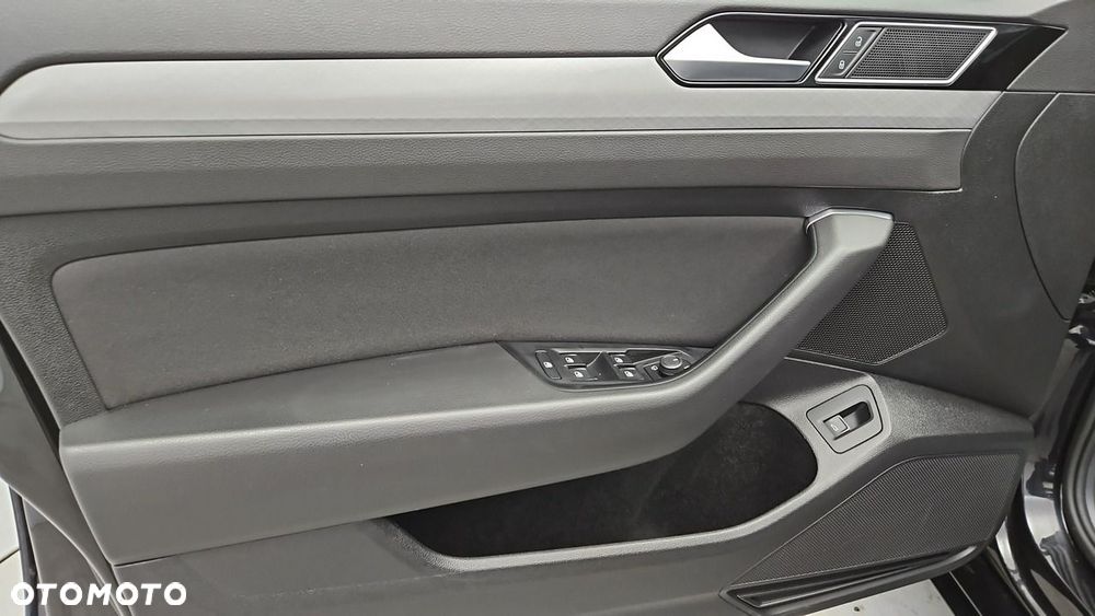 Volkswagen Passat Variant 1.5 TSI EVO Business DSG - 11