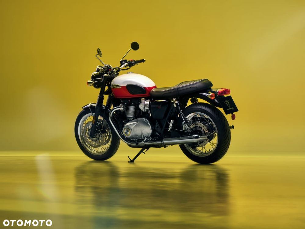 Triumph Bonneville - 2