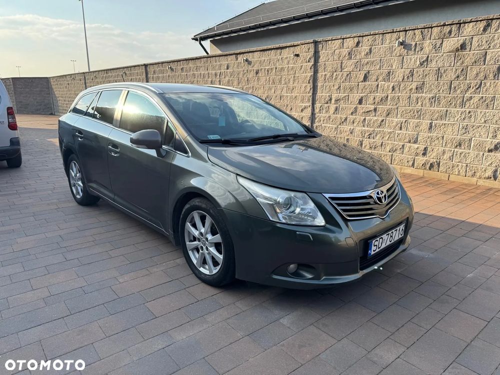 Toyota Avensis 2.2 D-4D Sol Plus Platinium - 1