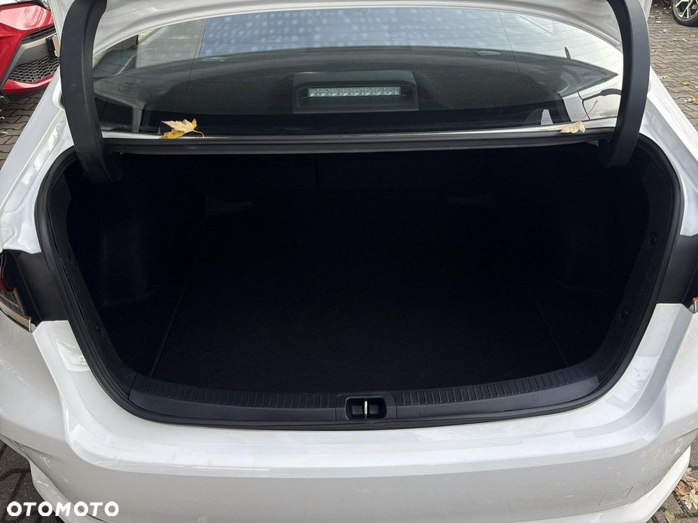 Toyota Corolla 1.8 Hybrid Comfort - 12