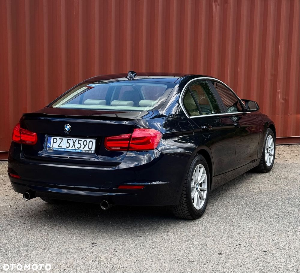 BMW Seria 3 318d Luxury Line - 9