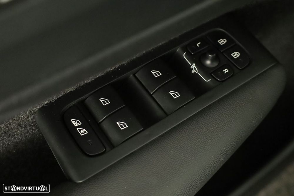 Volvo XC 40 1.5 T2 Plus Dark Auto - 20