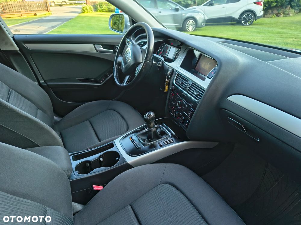Audi A4 Avant 2.0 TDI DPF Attraction - 12