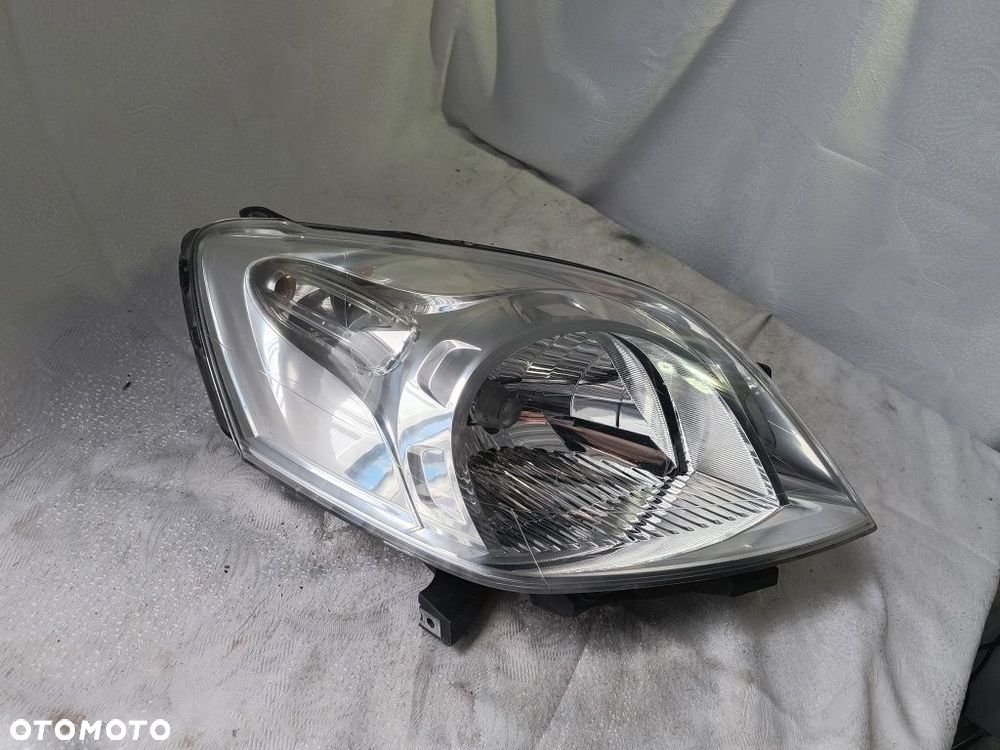 Lampa prawa Fiat Fiorino Bipper Nemo Europa reflektor przedni - 2