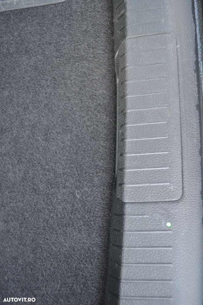 Volkswagen Golf 1.6 TDI SCR Trendline - 17