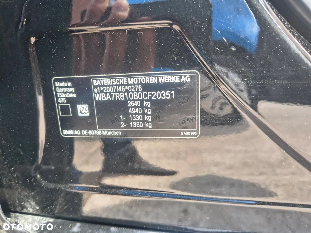 BMW Seria 7 750i xDrive sport - 13