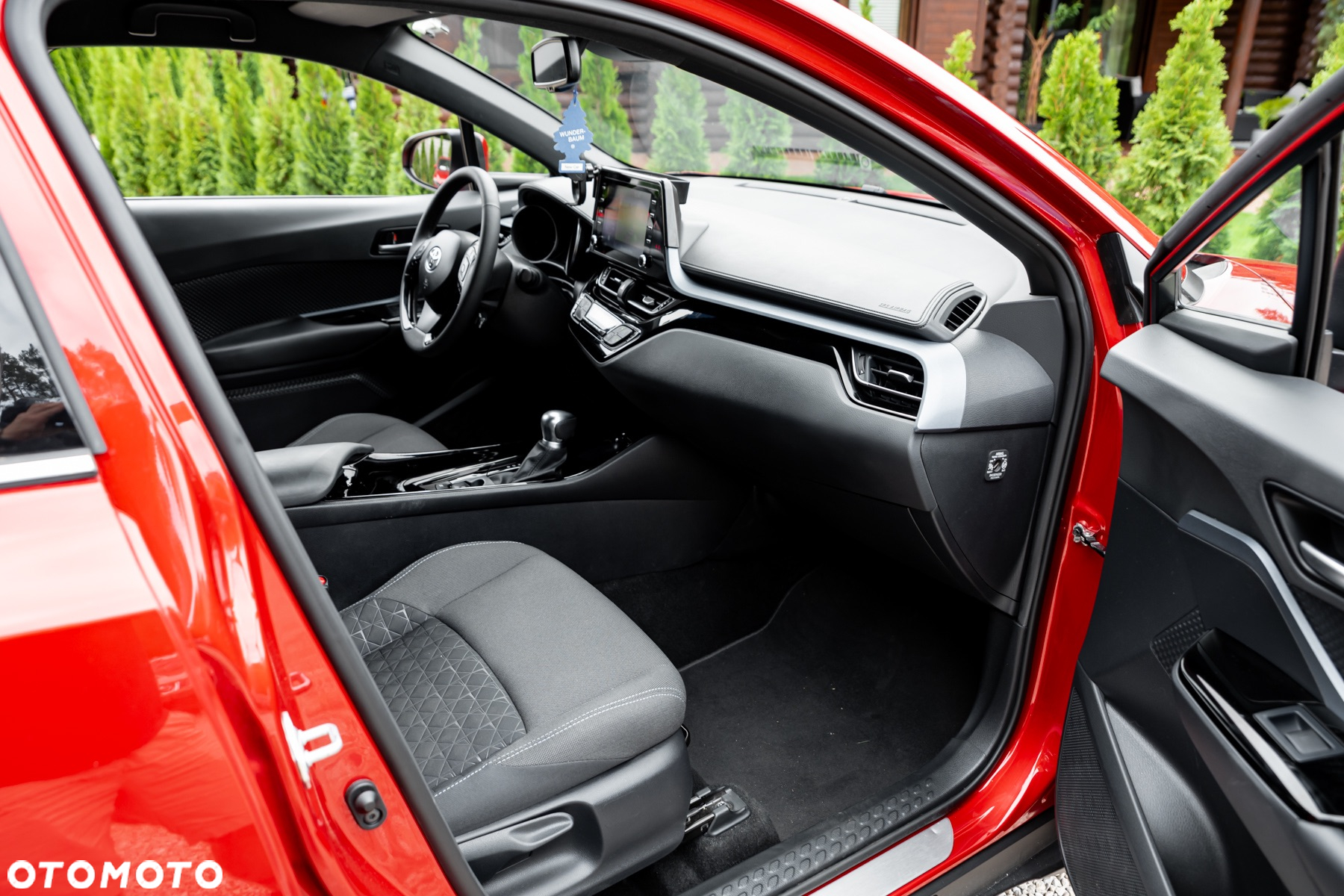 Toyota C-HR 1.8 Hybrid Team Deutschland - 22