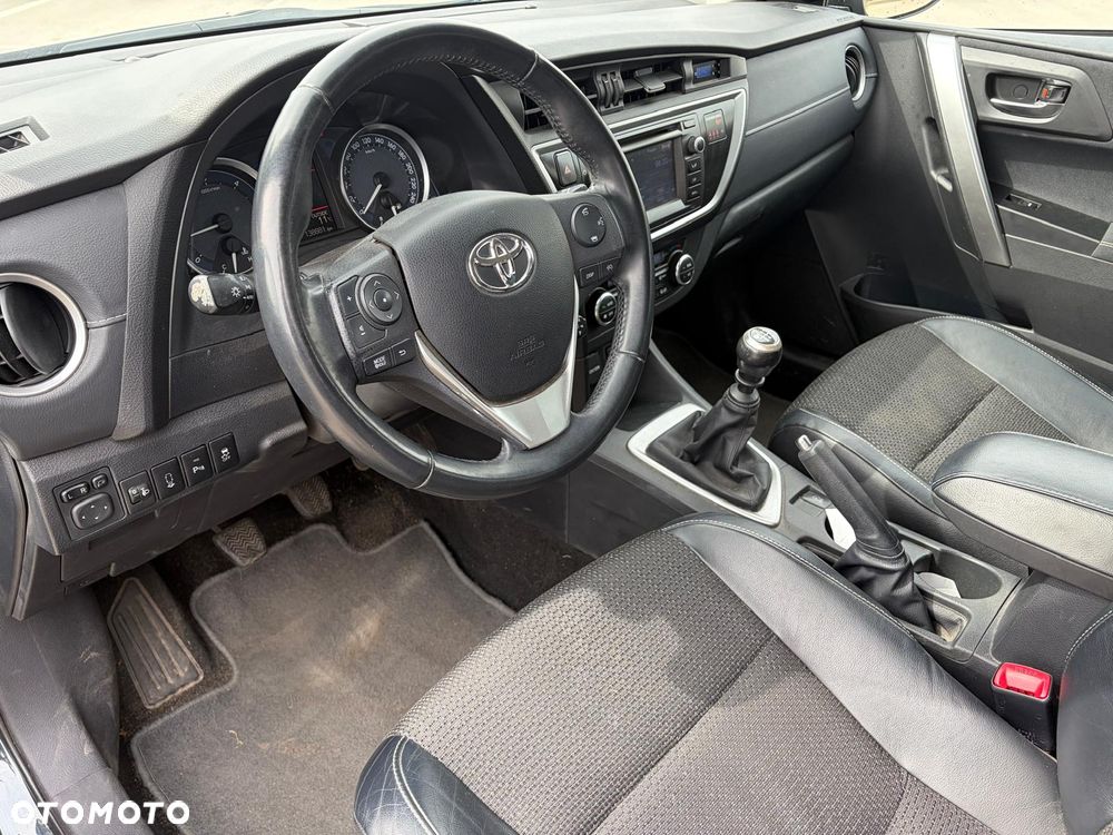 Toyota Auris - 19