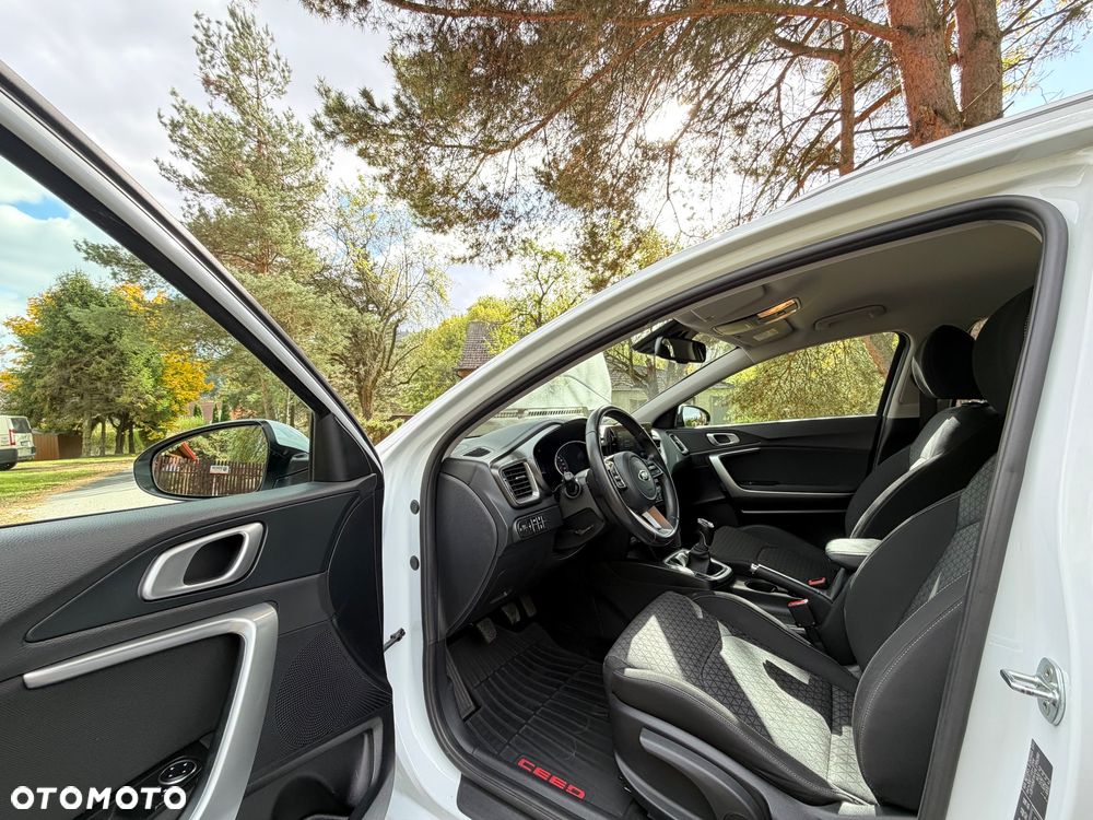 Kia Ceed 1.6 CRDi mHEV L - 13