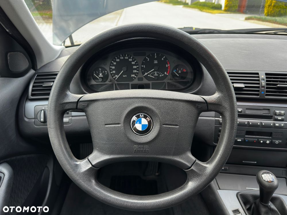 BMW Seria 3 320d - 28