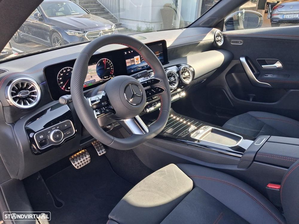 Mercedes-Benz CLA 250 e Shooting Brake AMG Line - 11