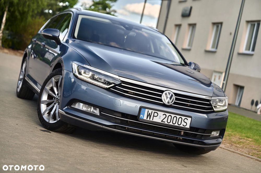 Volkswagen Passat - 1