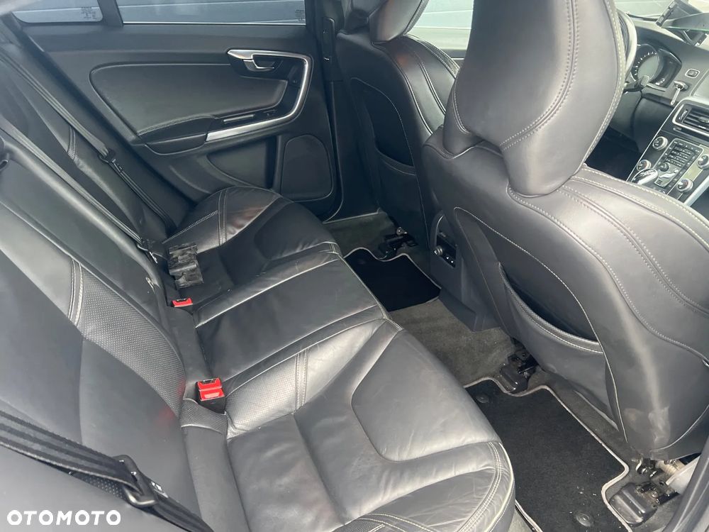 Volvo S60 T6 AWD Geartronic Momentum - 17