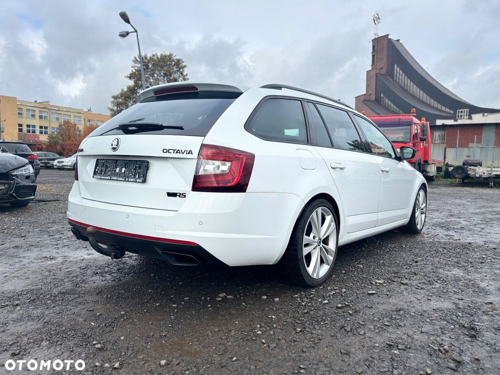 Skoda Octavia 2.0 TDI DSG RS - 5