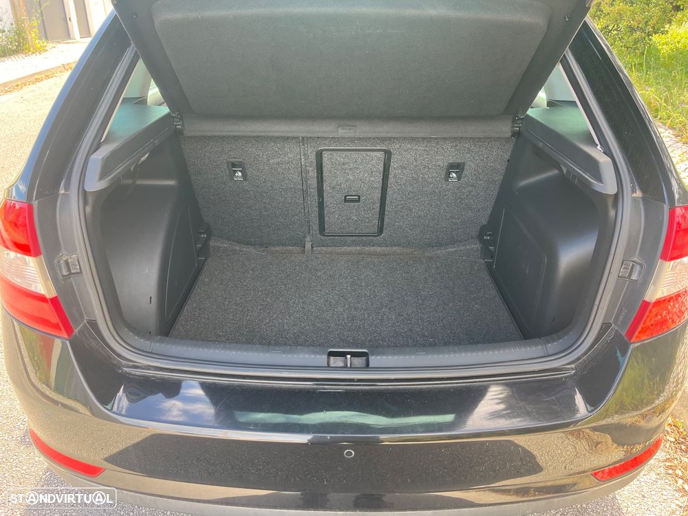 Skoda Rapid Spaceback 1.6 TDi Elegance - 9