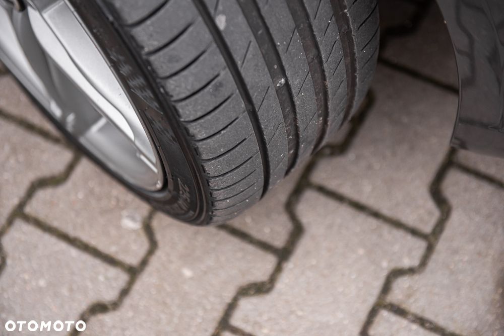 Volkswagen Touran 1.6 TDI DPF BlueMotion Technology Comfortline - 28