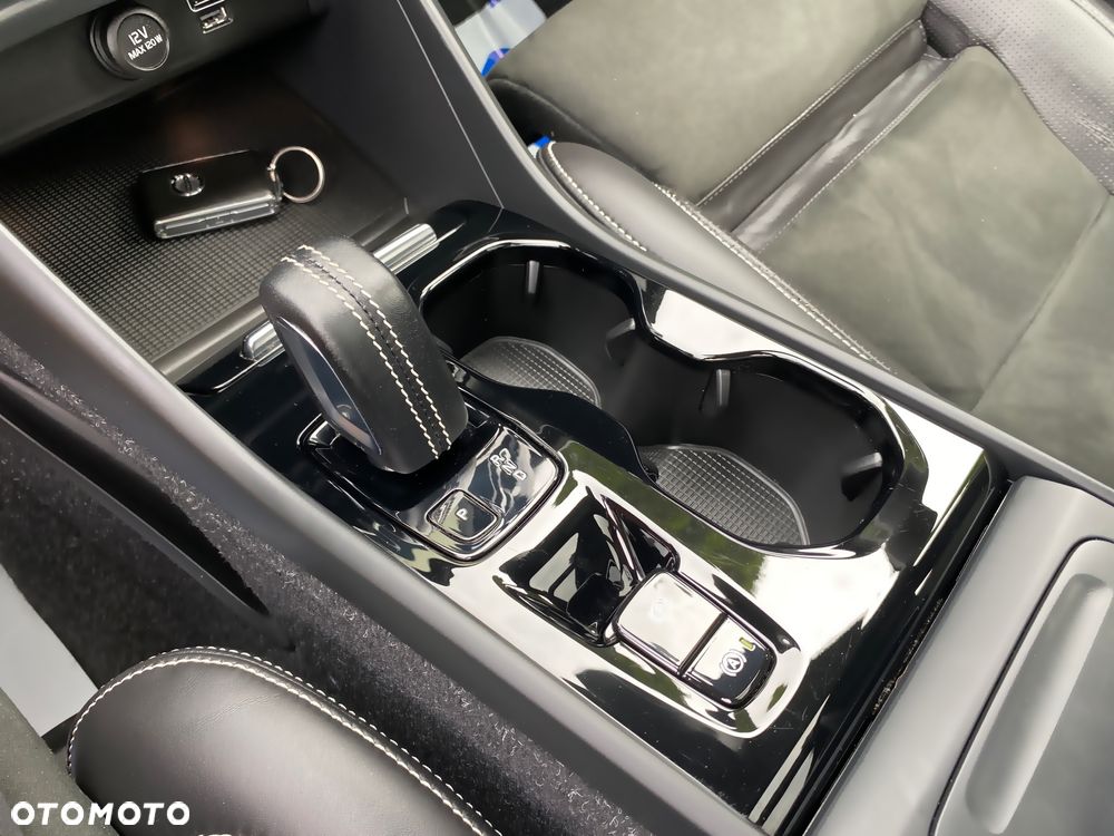 Volvo XC 40 D3 R-Design - 24