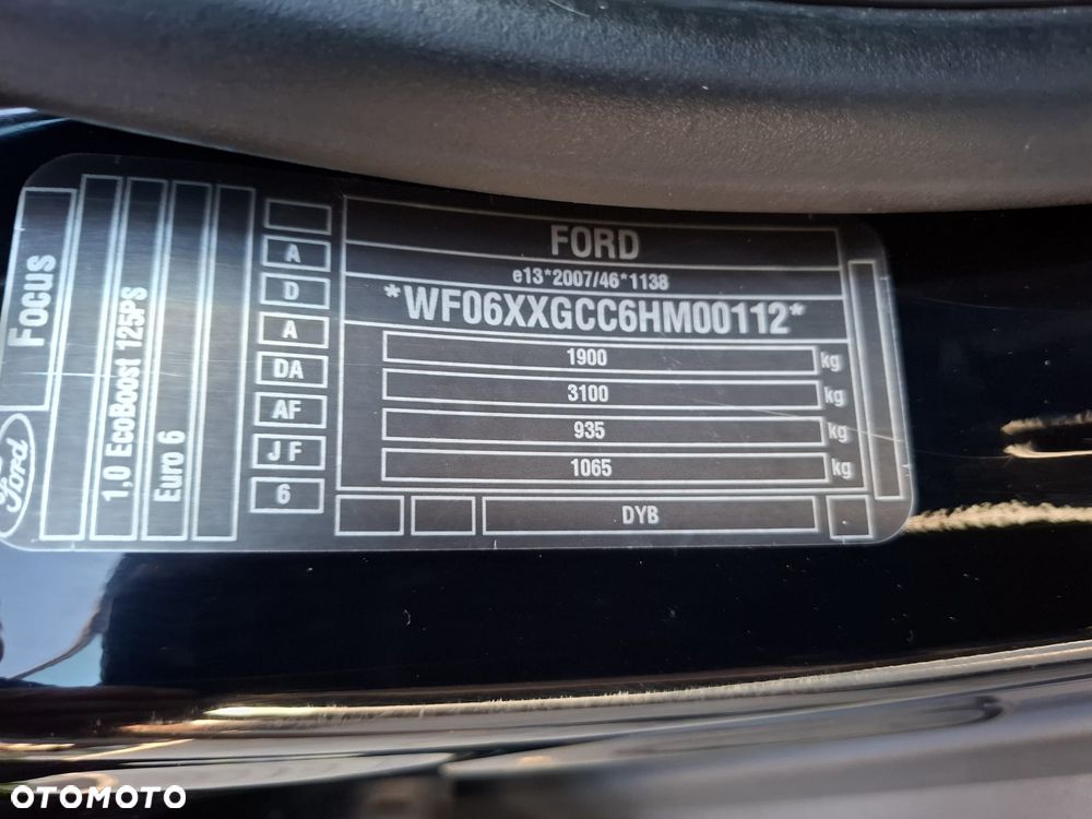 Ford Focus 1.0 EcoBoost Titanium - 26