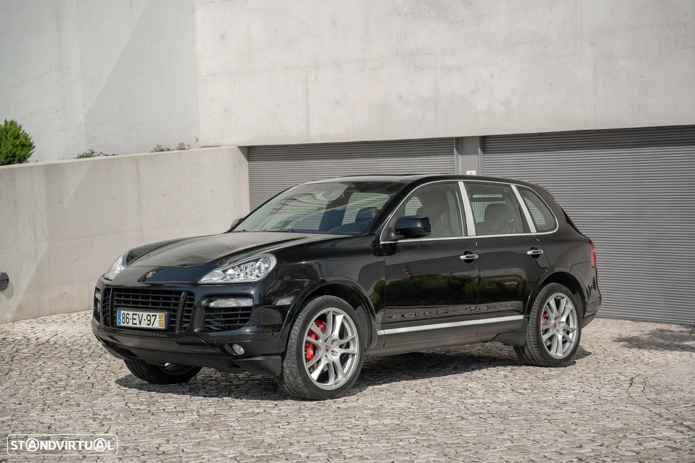 Porsche Cayenne Turbo - 1