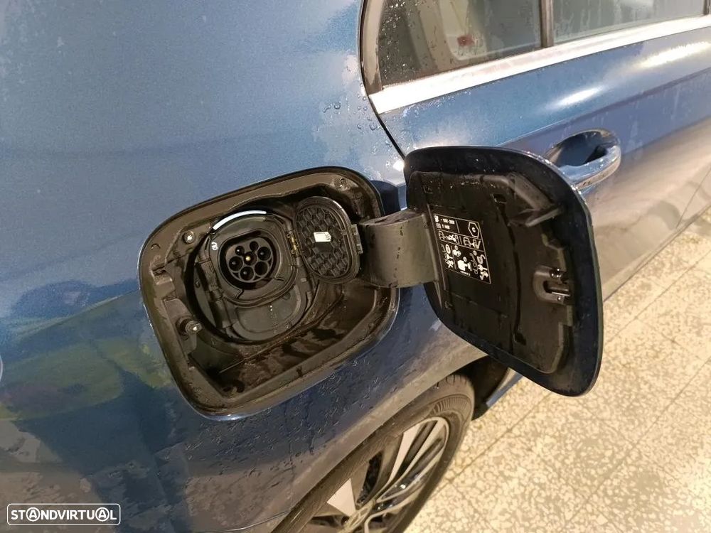 Mercedes-Benz A 250 e Style Plus - 11