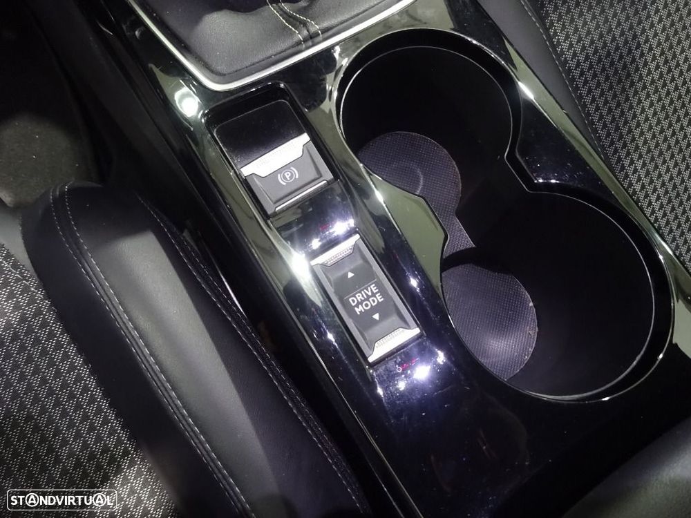 Peugeot 2008 1.5 BlueHDi GT - 30