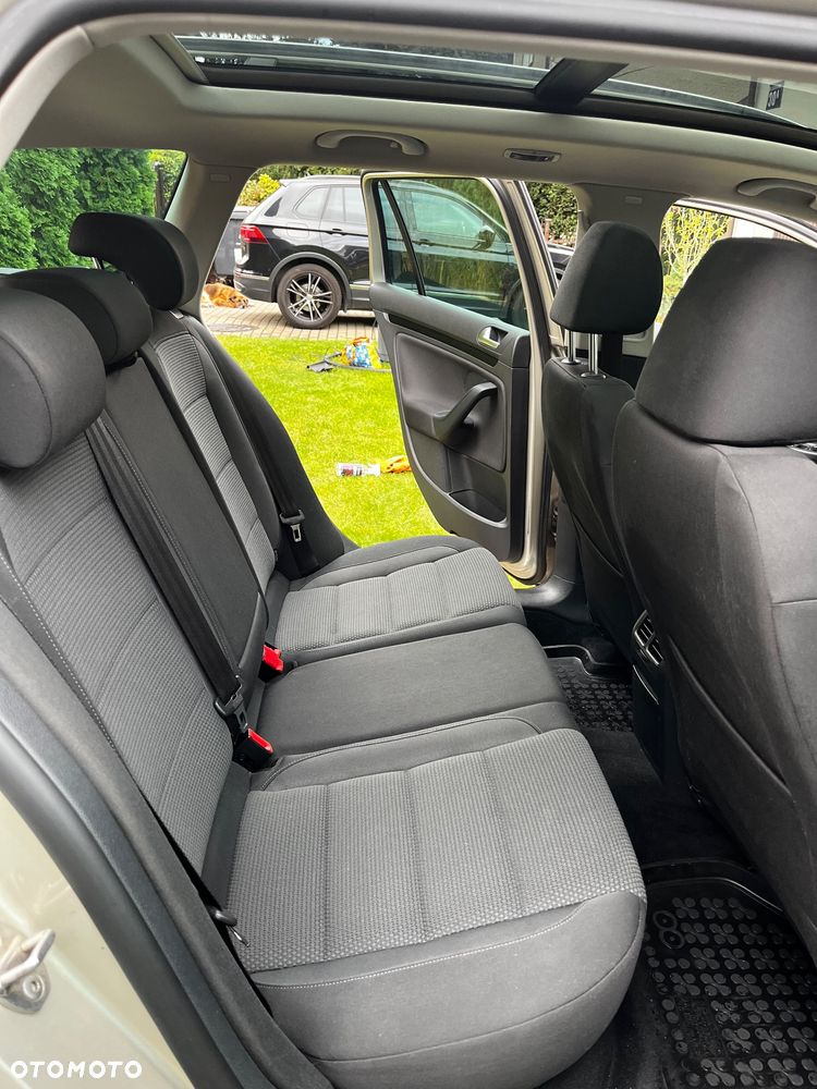Volkswagen Golf - 24