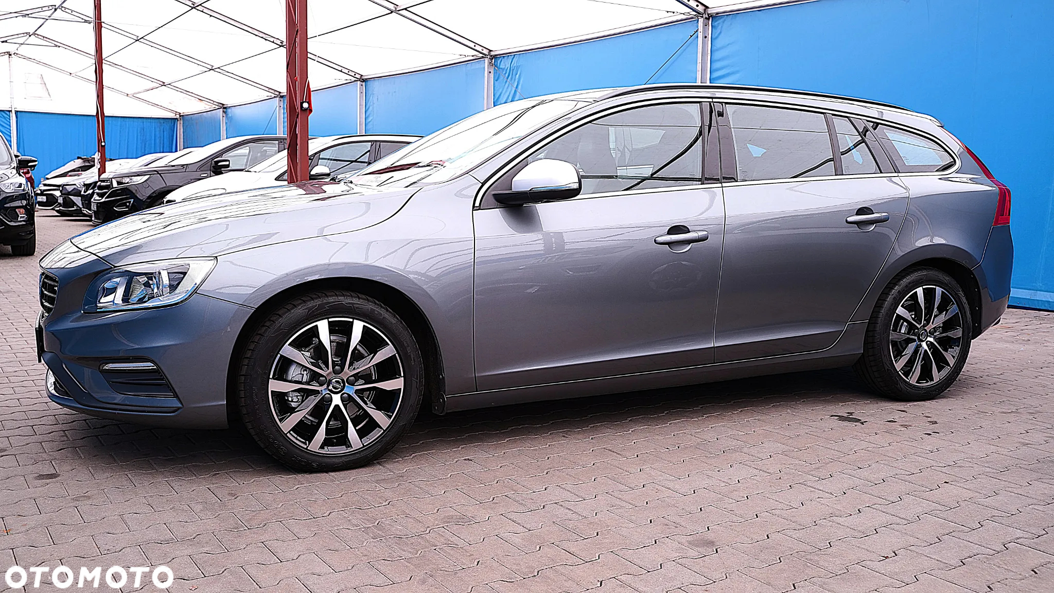 Volvo V60 D3 Drive-E R-Design Momentum - 2