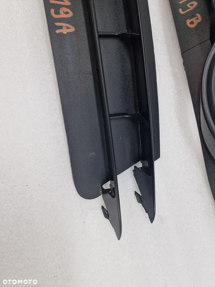 AUDI A6 C6 04- PRAWA KRATKA BOCZNA ZDERZAKA PRZEDNIEGO PRZÓD , NR 4F0807682A / 4F0807681A , NR AUKCJI E/19 - 4