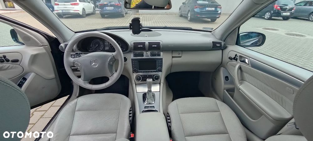 Mercedes-Benz Klasa C 350 T Avantgarde 4-Matic - 4