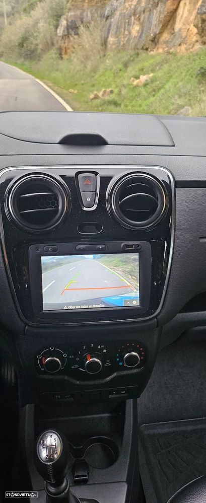 Dacia Lodgy 1.5 Blue dCi Stepway 7L - 9
