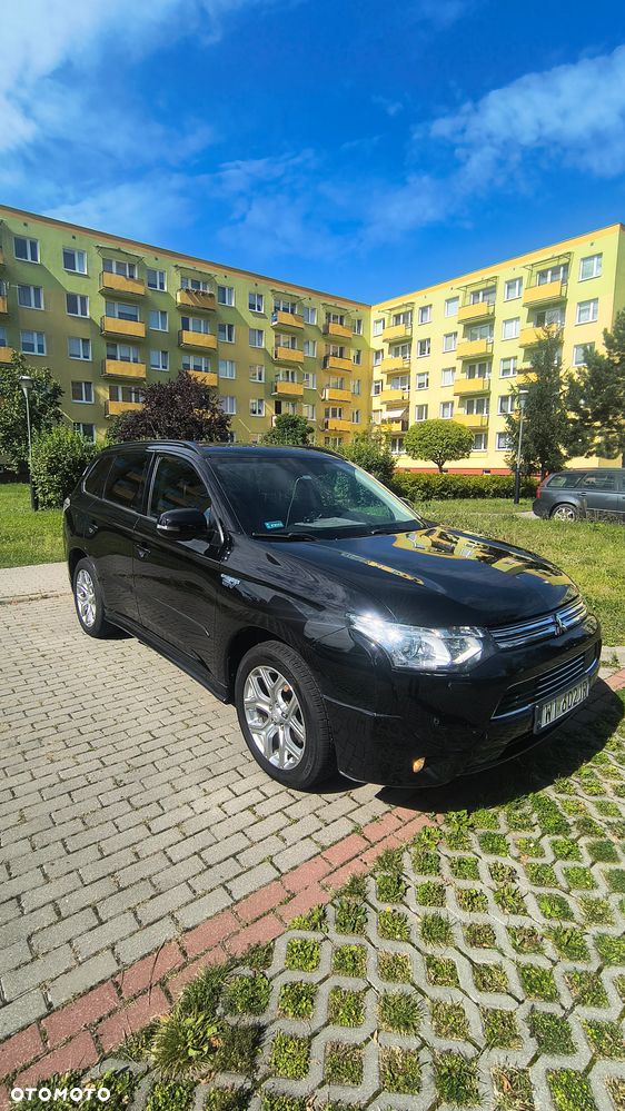 Mitsubishi Outlander Instyle NAVI + - 1