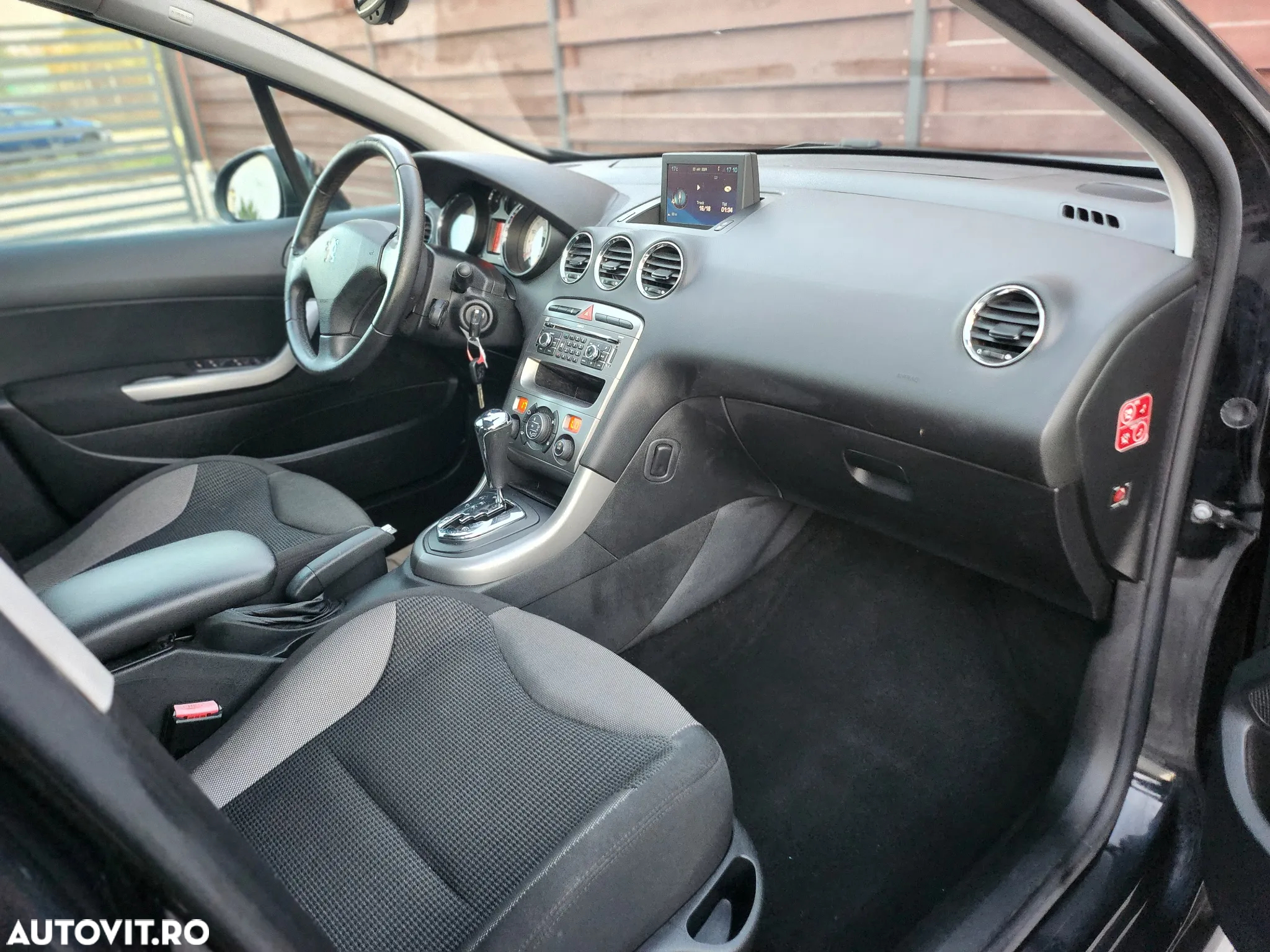 Peugeot 308 1.6E Confort Pack Aut - 8