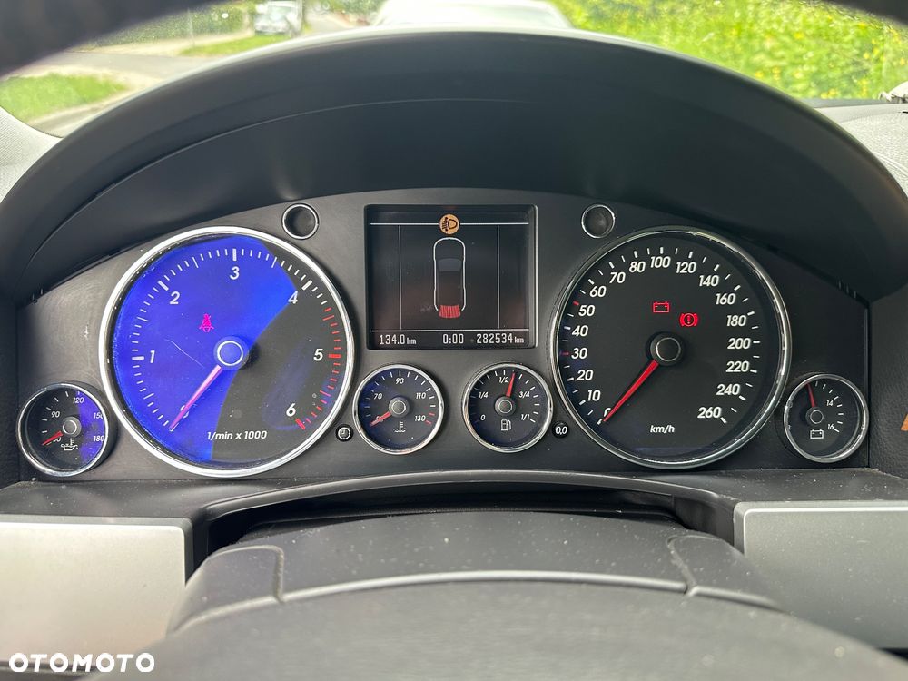 Volkswagen Touareg 2.5 R5 TDI - 9