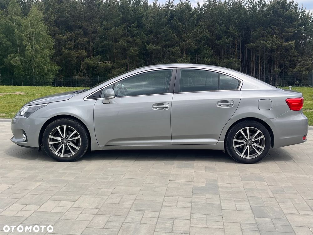Toyota Avensis 1.6 Premium - 9
