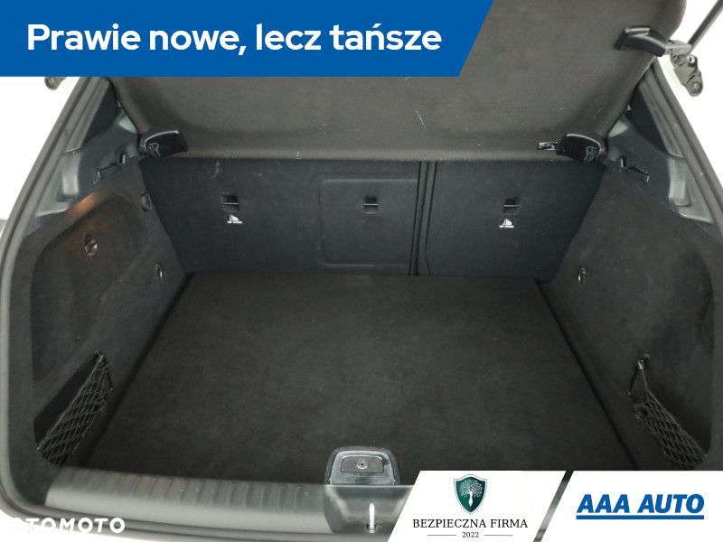 Mercedes-Benz GLA - 13