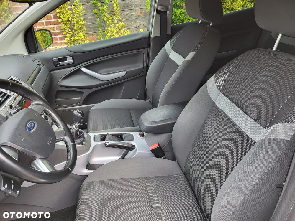 Ford Kuga - 15