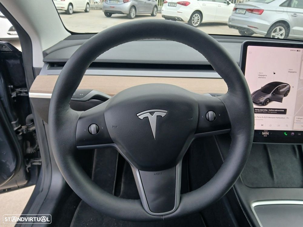 Tesla Model 3 - 21