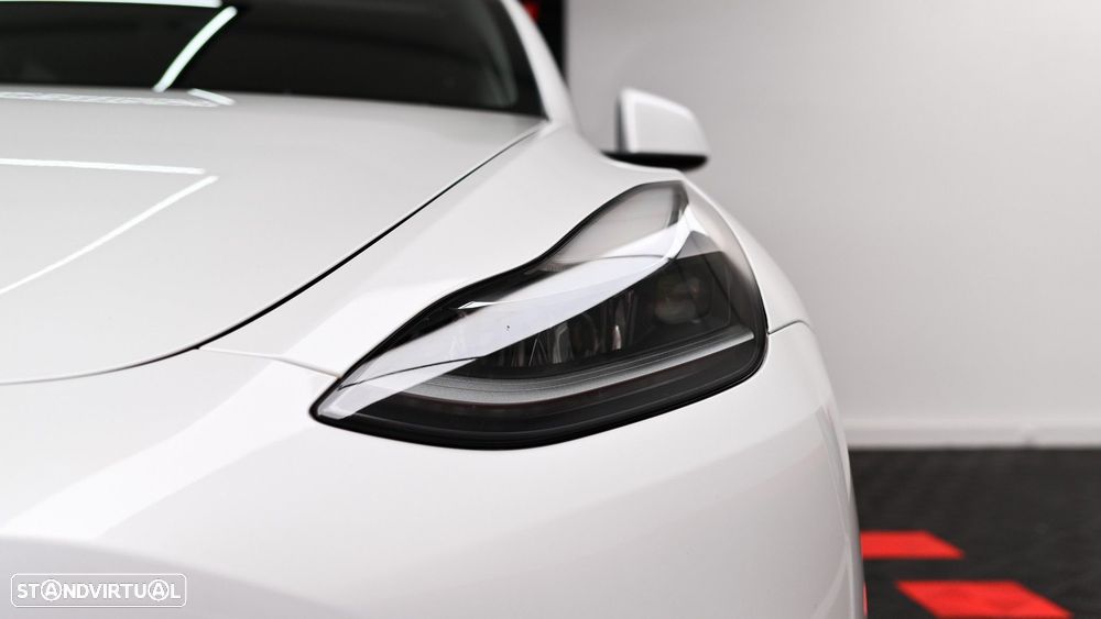 Tesla Model Y Long Range Dual Motor AWD - 10