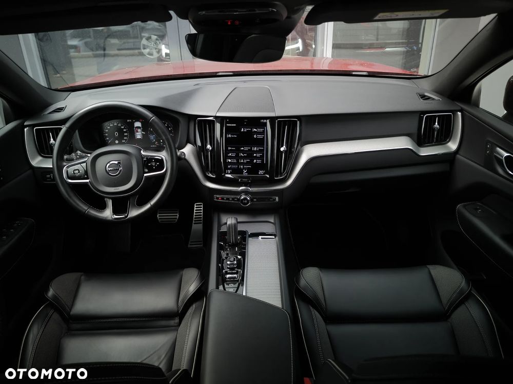 Volvo XC 60 B4 B R-Design - 17