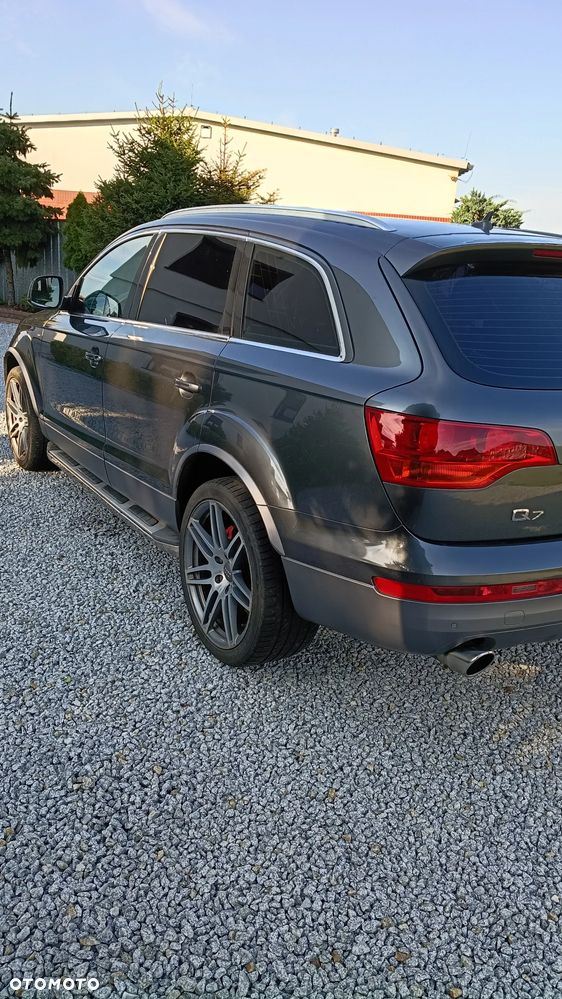 Audi Q7 - 7