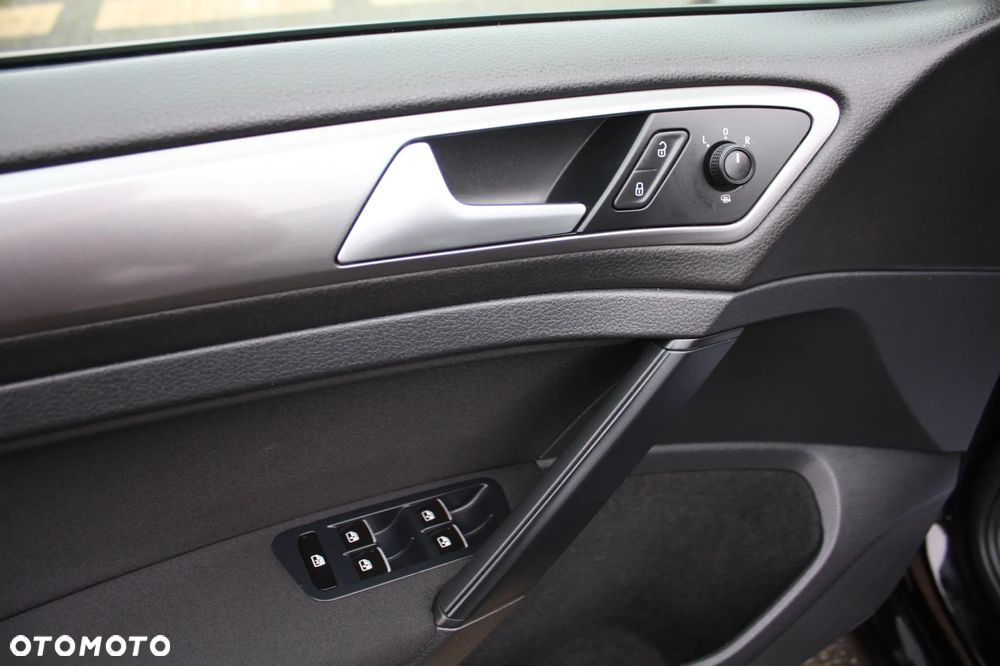 Volkswagen Golf 1.2 TSI MATCH - 23