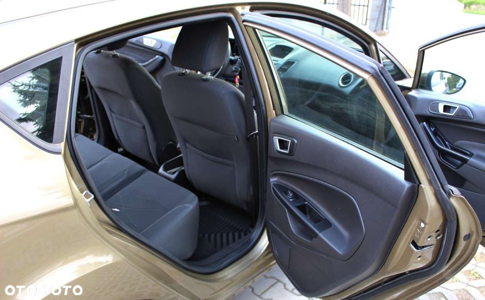 Ford Fiesta - 15