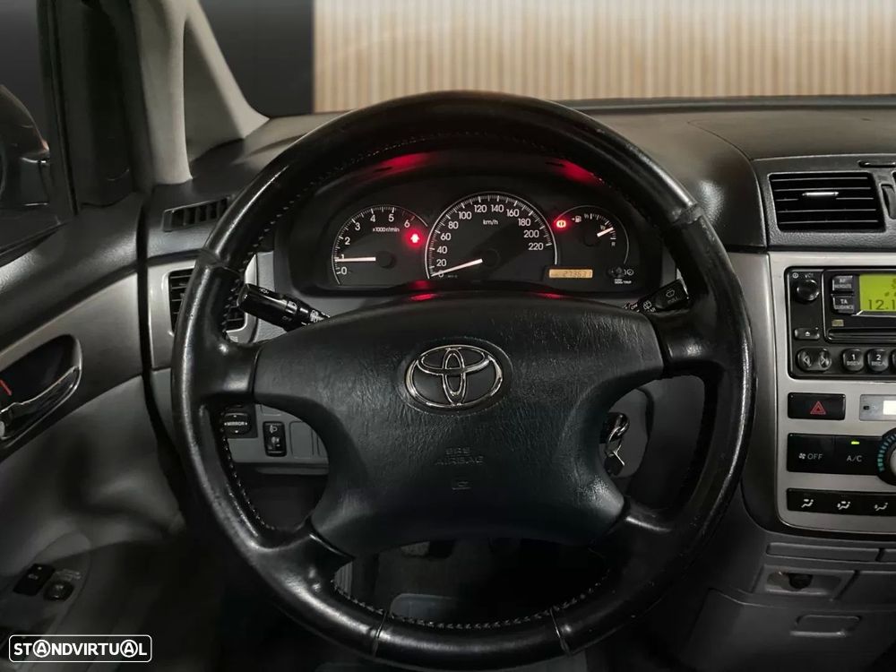 Toyota Avensis Verso 2.0 D-4D Sol TA - 9