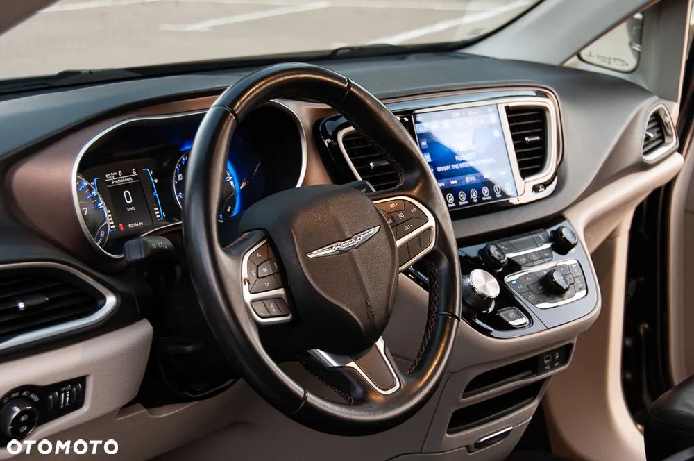 Chrysler Pacifica - 29