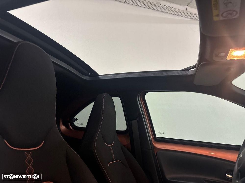 Toyota Aygo X 1.5 Hybrid Envy - 22