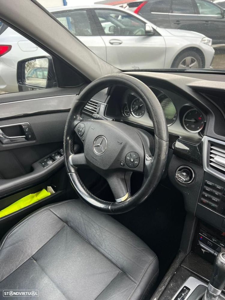 Mercedes-Benz E 250 BlueTEC Avantgarde Auto. - 4